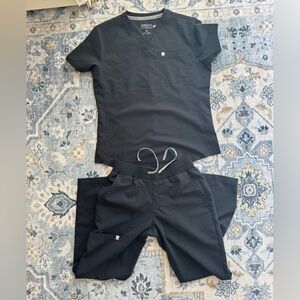 Fabletics Women's Black Scrub Set XS Top XS Short Bottoms